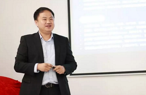 蜗牛董事长_蜗牛卡通图片