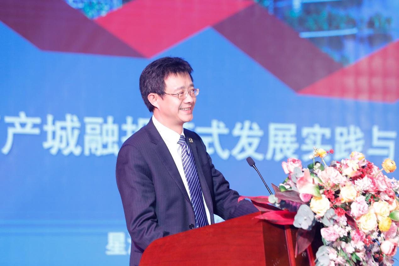 星河集团董事长_星河图片唯美