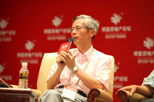 中国房地产业协会副会长朱中一
