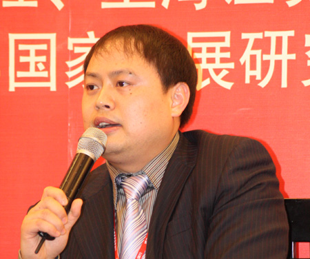 何建华